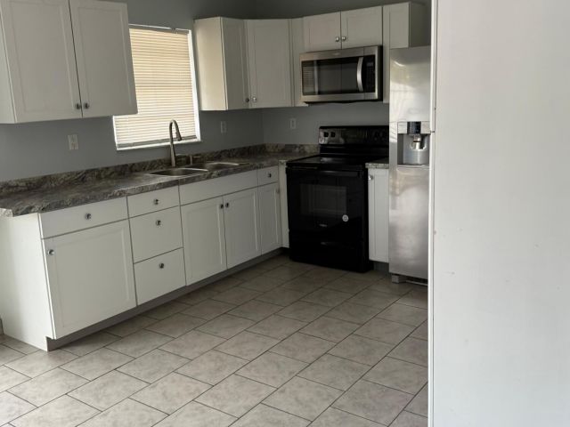 Дом в аренду по адресу 29714 SW 158 Place - фото 6865870