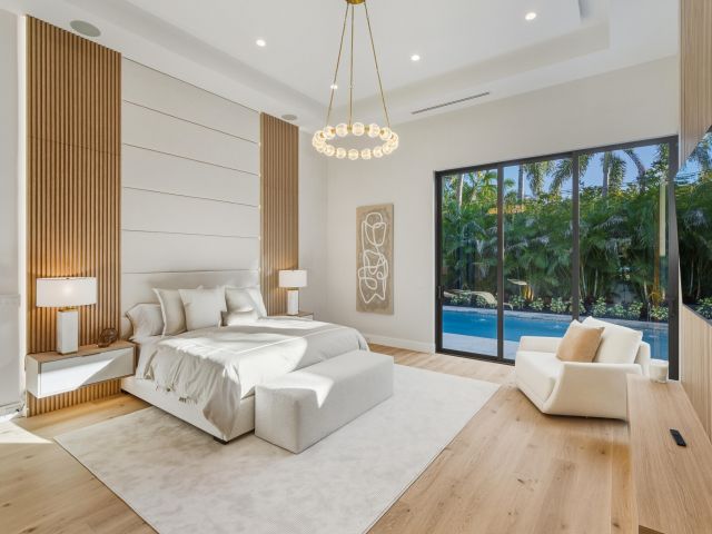 Продажа дома по адресу 334 NE 3rd Street - фото 6865544