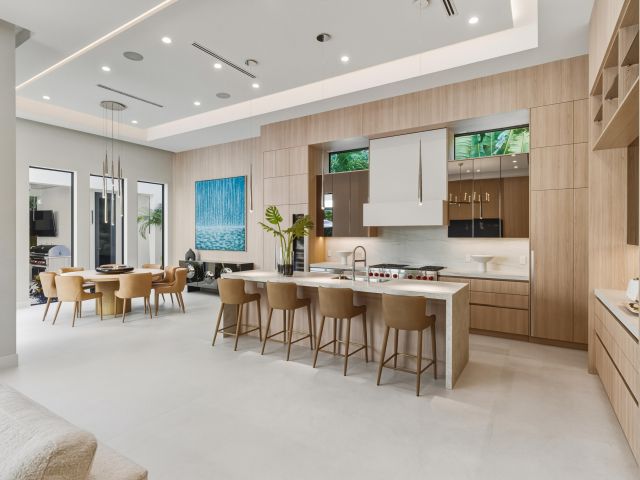 Продажа дома по адресу 334 NE 3rd Street - фото 6865549