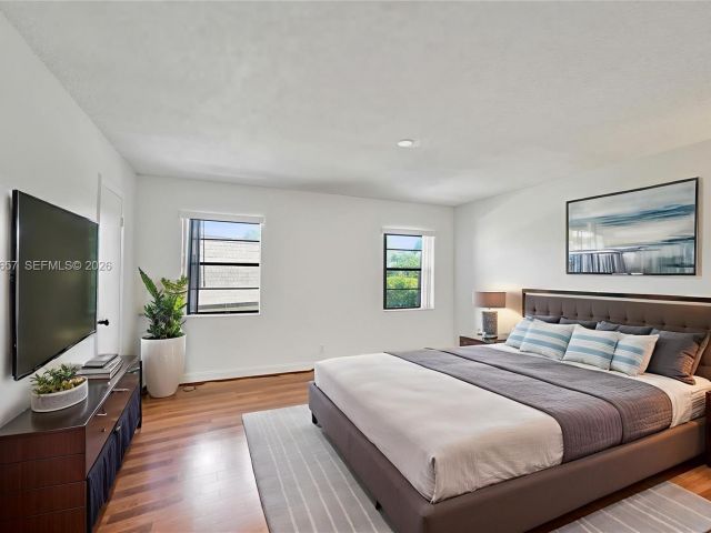 Дом в аренду по адресу 9340 SW 61st Way B - фото 7452795