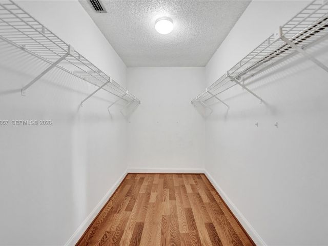 Дом в аренду по адресу 9340 SW 61st Way B - фото 7452796