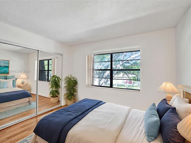 Дом в аренду по адресу 9340 SW 61st Way B - фото 7452799