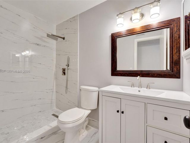 Дом в аренду по адресу 9340 SW 61st Way B - фото 7452800