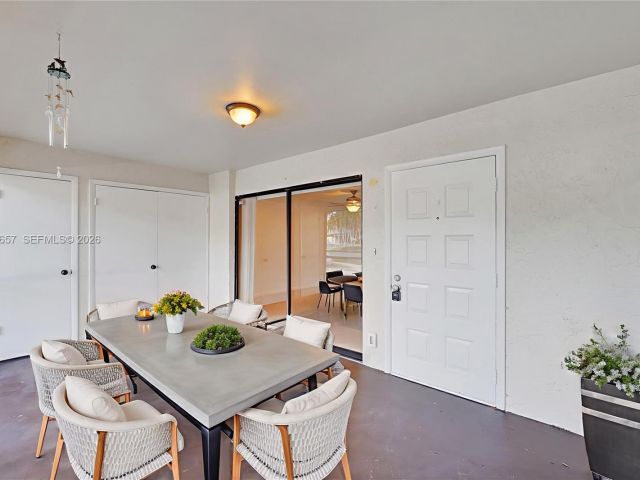 Дом в аренду по адресу 9340 SW 61st Way B - фото 7452803