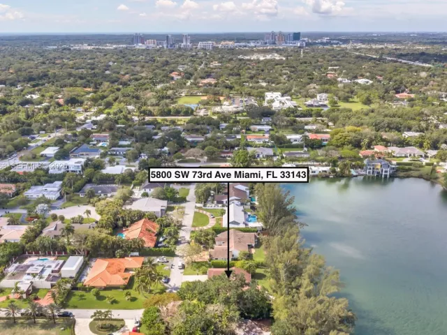 Дом в аренду по адресу 5800 SW 73rd Ave - фото 6868159