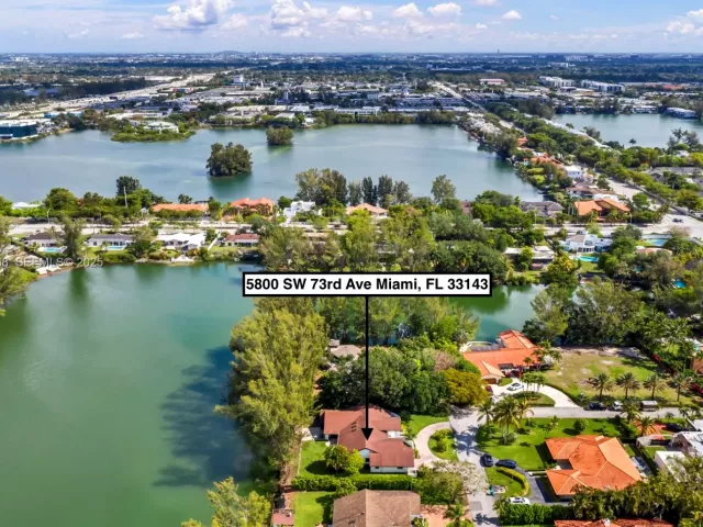 Дом в аренду по адресу 5800 SW 73rd Ave - фото 6868160