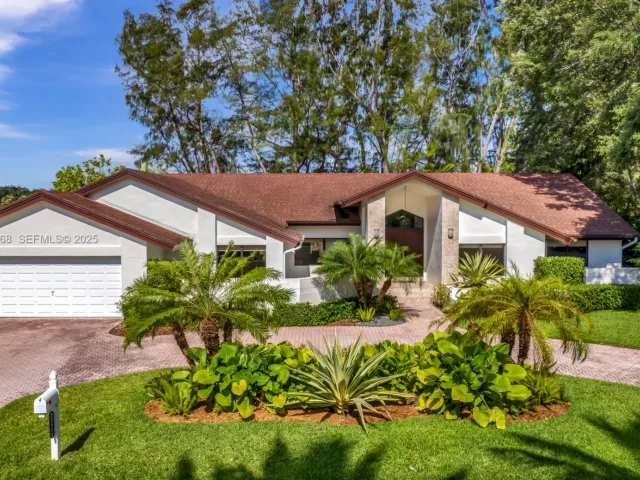 Дом в аренду по адресу 5800 SW 73rd Ave - фото 6868165