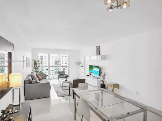 Продажа квартиры #1504 - фото 6869461