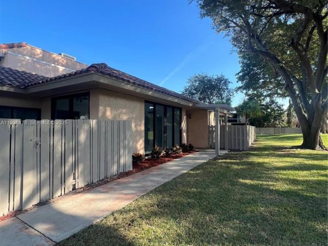 Продажа дома по адресу 20610 NE 7th Ct - фото 7513005