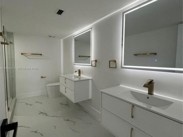 Продажа дома по адресу 20610 NE 7th Ct - фото 7513019