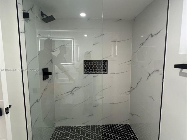 Продажа дома по адресу 20610 NE 7th Ct - фото 7513023