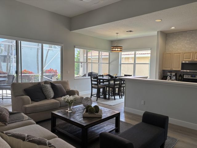 Продажа дома по адресу 13664 Kiltie Court - фото 6883785