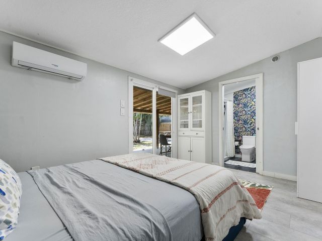 Продажа дома по адресу 1292 SW 25th Avenue - фото 6876092