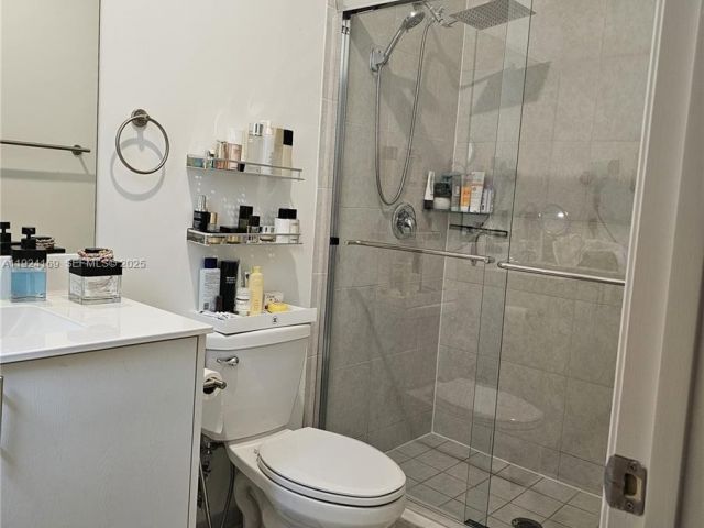 Дом в аренду по адресу 2637 SE 17th St 2637 - фото 7494892