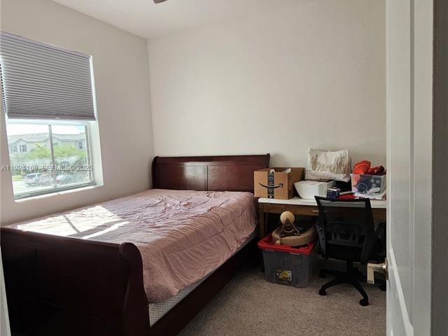 Дом в аренду по адресу 2637 SE 17th St 2637 - фото 7494899