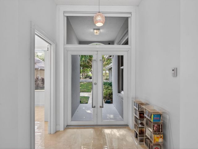 Продажа дома по адресу 1245 Owl Pointe Circle - фото 6894149