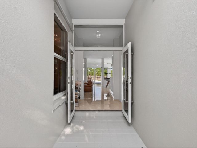 Продажа дома по адресу 1245 Owl Pointe Circle - фото 6894150