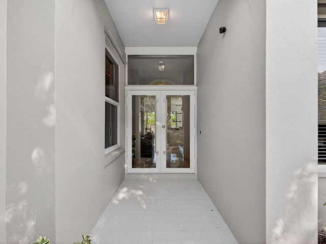 Продажа дома по адресу 1245 Owl Pointe Circle - фото 6894151