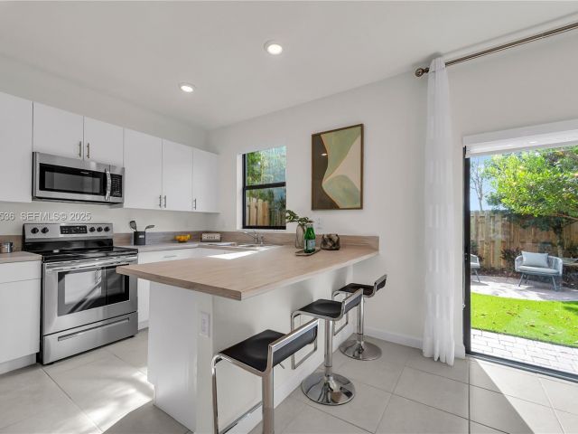 Продажа дома по адресу 12980 SW 233rd Ter - фото 7503866