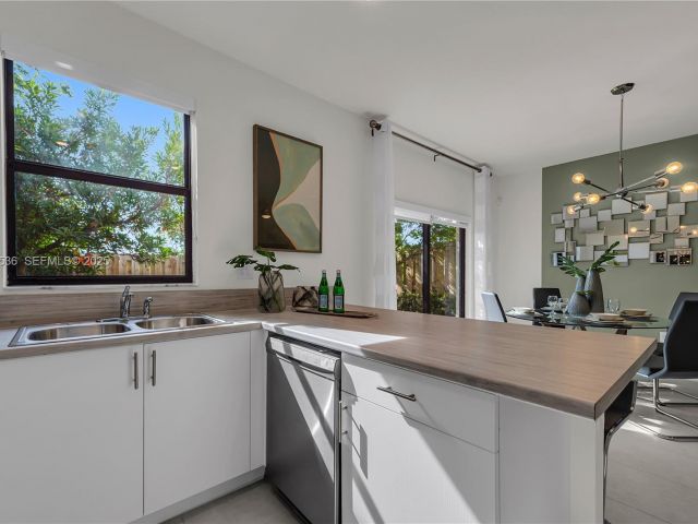 Продажа дома по адресу 12980 SW 233rd Ter - фото 7503869