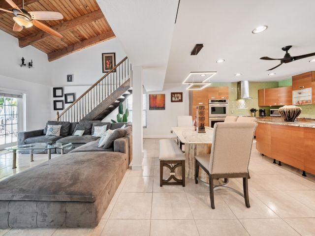 Продажа дома по адресу 2533 Bessie Street - фото 6873183