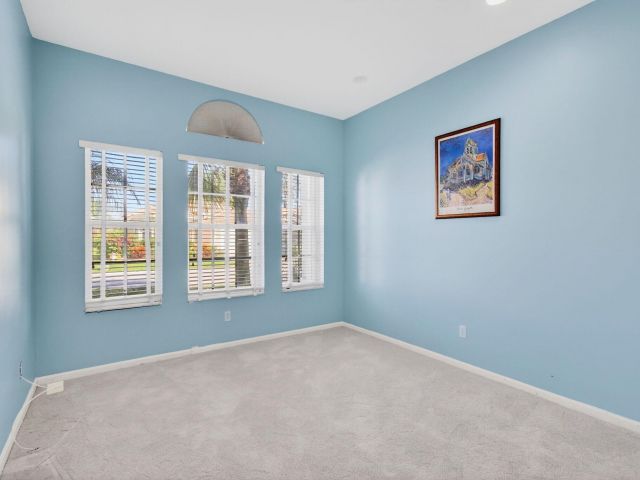 Продажа дома по адресу 7102 Prado Lake Drive - фото 6876540