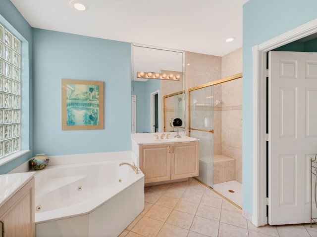 Продажа дома по адресу 7102 Prado Lake Drive - фото 6876542