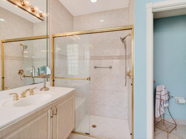 Продажа дома по адресу 7102 Prado Lake Drive - фото 6876544