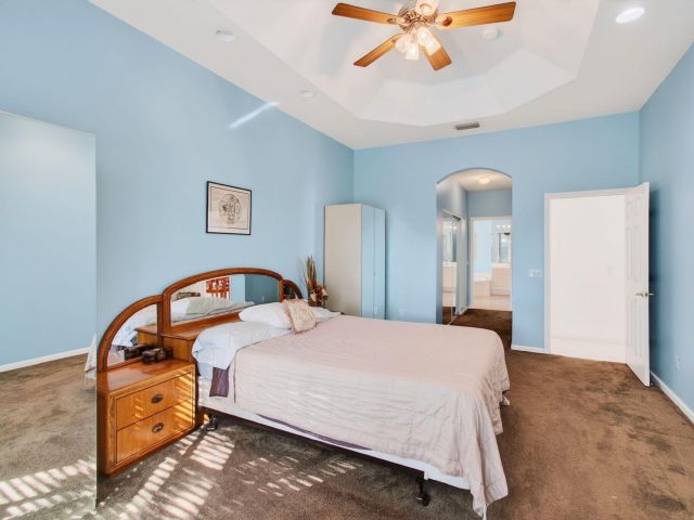 Продажа дома по адресу 7102 Prado Lake Drive - фото 6876547