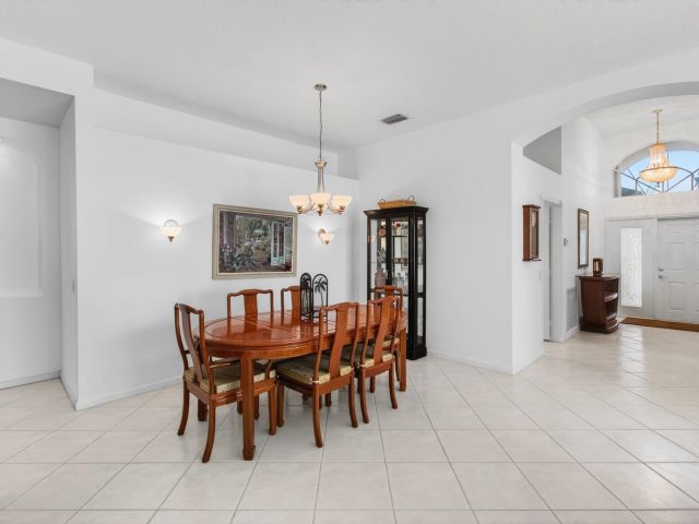 Продажа дома по адресу 7102 Prado Lake Drive - фото 6876553