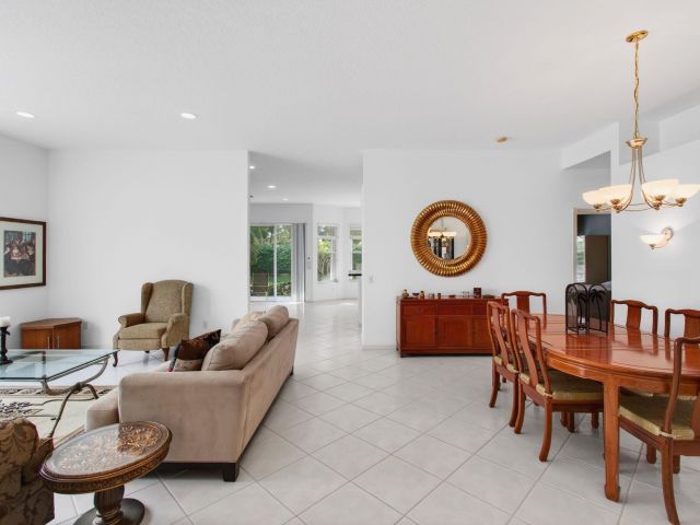 Продажа дома по адресу 7102 Prado Lake Drive - фото 6876555