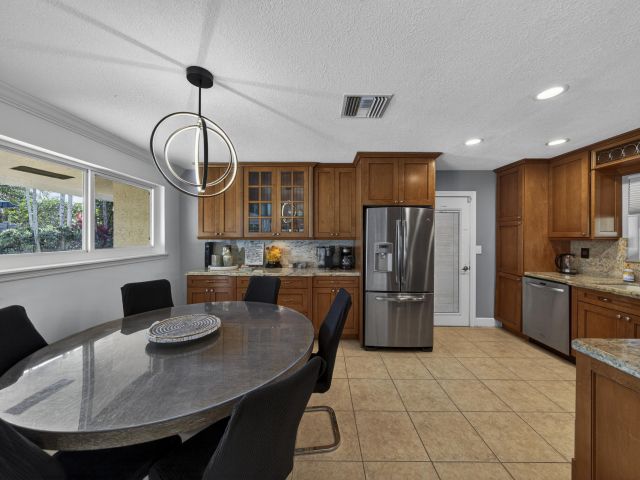 Продажа дома по адресу 1248 SE 8th Street - фото 6909722