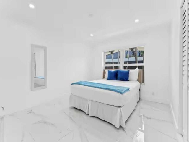 Продажа дома по адресу 1713 NE Ne 7th Terrace NE - фото 6884216