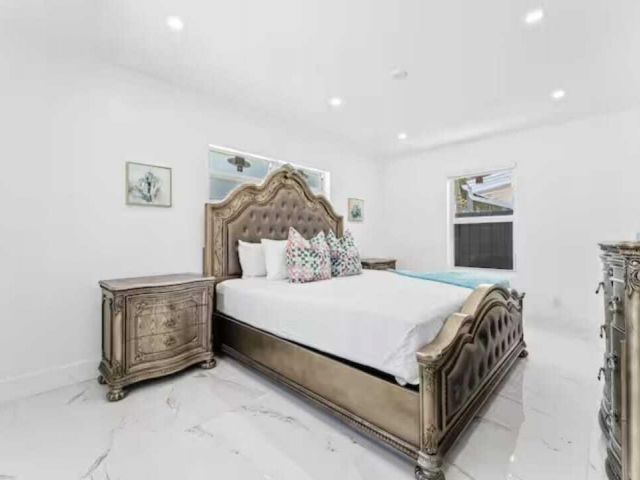 Продажа дома по адресу 1713 NE Ne 7th Terrace NE - фото 6884217