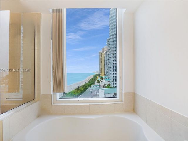 Продажа квартиры #1002 - фото 6869397