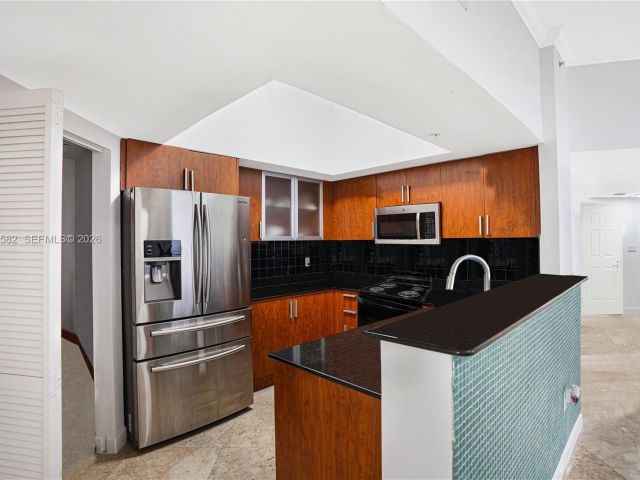 Продажа квартиры #1002 - фото 6869404