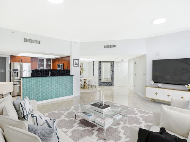 Продажа квартиры #1002 - фото 6869405