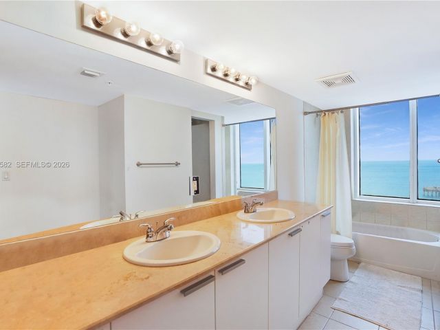 Продажа квартиры #1002 - фото 6869408