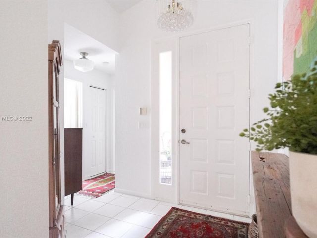 Дом в аренду по адресу 5449 Grande Palm Circle - фото 6869890