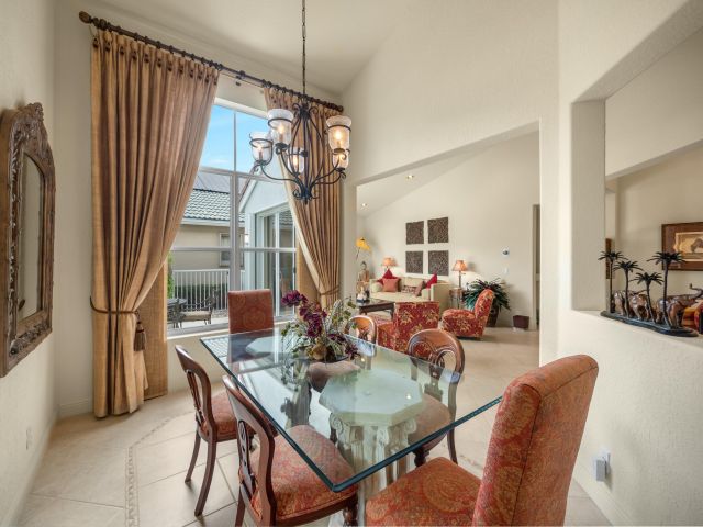 Дом в аренду по адресу 8282 Spyglass Drive - фото 6894253