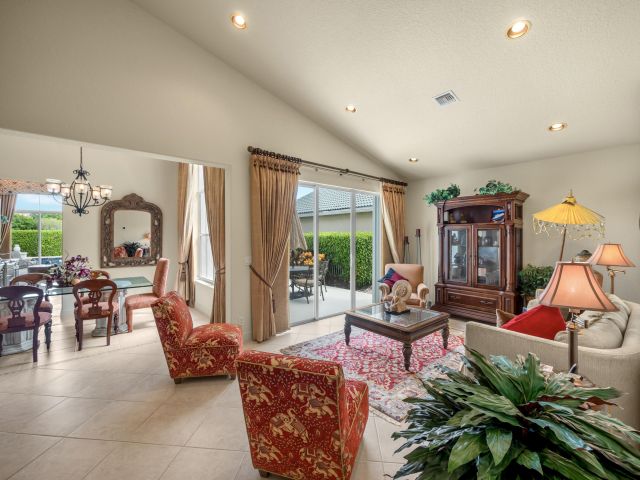 Дом в аренду по адресу 8282 Spyglass Drive - фото 6894258