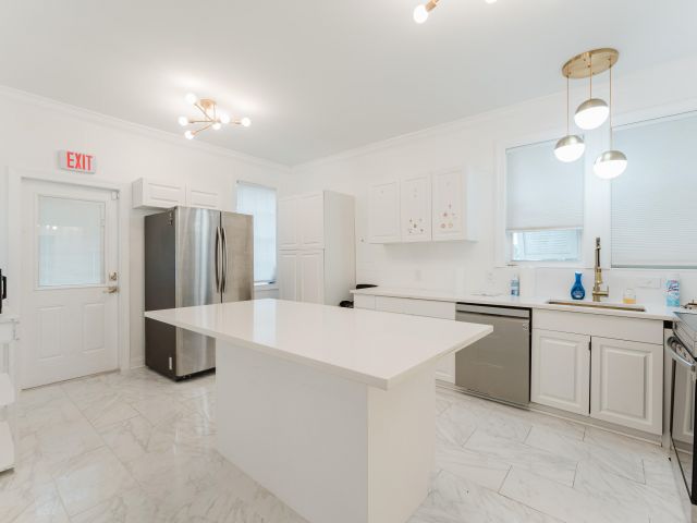 Дом в аренду по адресу 700 E Palmetto Park Road - фото 6895173