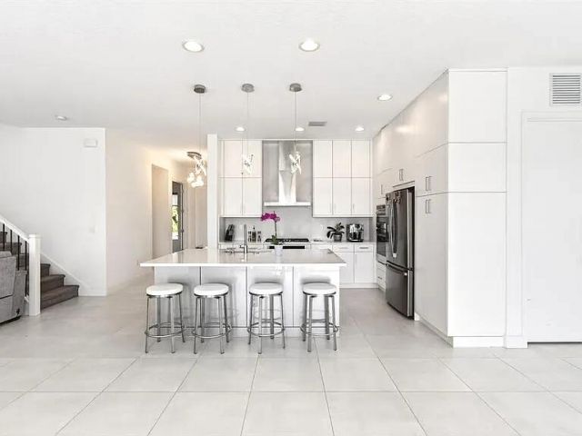 Дом в аренду по адресу 17222 Blue Bayou Drive - фото 6901643