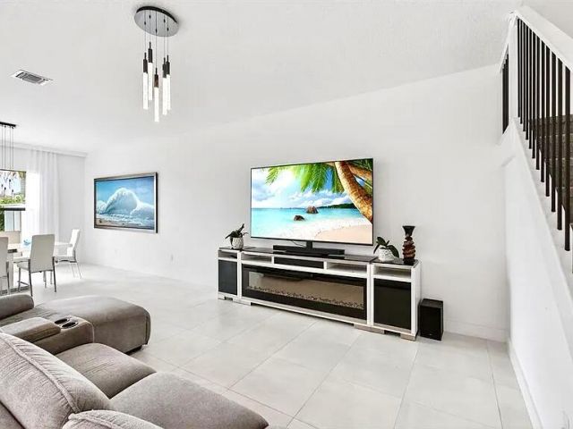 Дом в аренду по адресу 17222 Blue Bayou Drive - фото 6901648