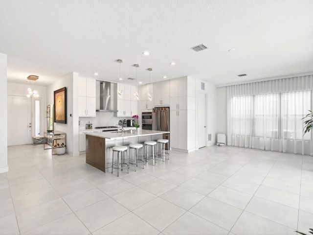 Дом в аренду по адресу 17222 Blue Bayou Drive - фото 6901652