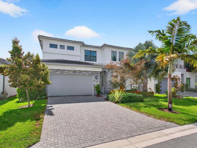 Дом в аренду по адресу 17222 Blue Bayou Drive - фото 6901655