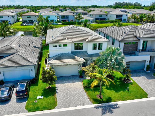 Дом в аренду по адресу 17222 Blue Bayou Drive - фото 6901661