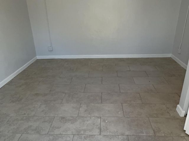 Продажа дома по адресу 239 NW 6th Avenue - фото 6888046