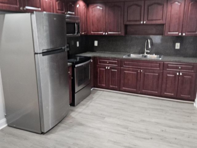 Продажа дома по адресу 239 NW 6th Avenue - фото 6888056