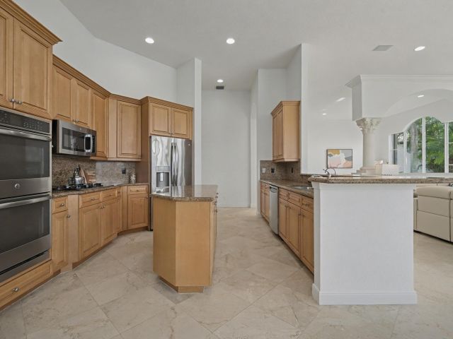 Продажа дома по адресу 16331 Castello Court - фото 6873198